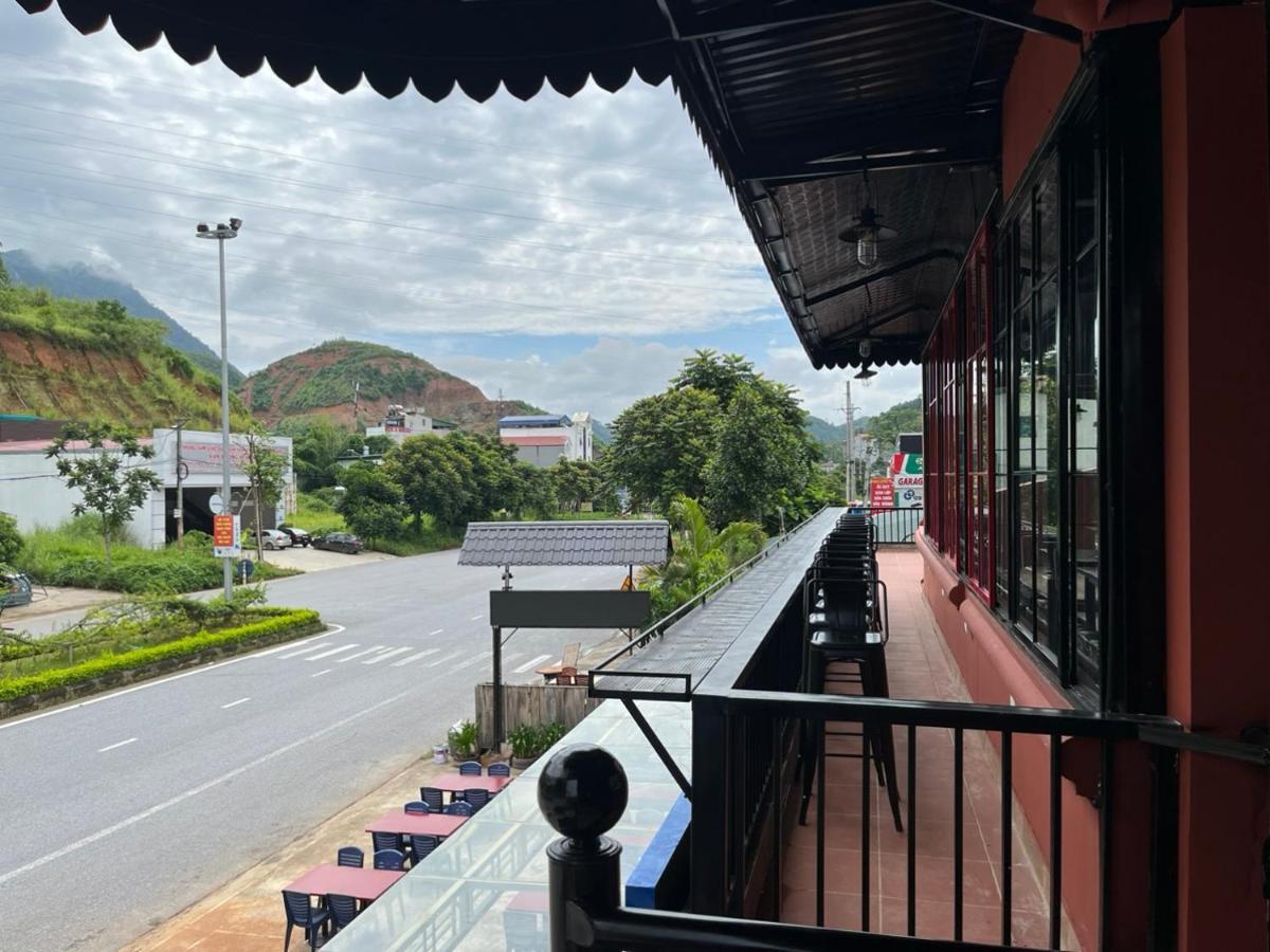 Rocks Ha Giang Hostel & Tour Экстерьер фото