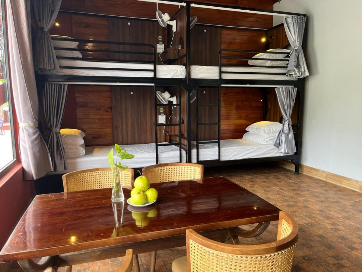 Rocks Ha Giang Hostel & Tour Экстерьер фото