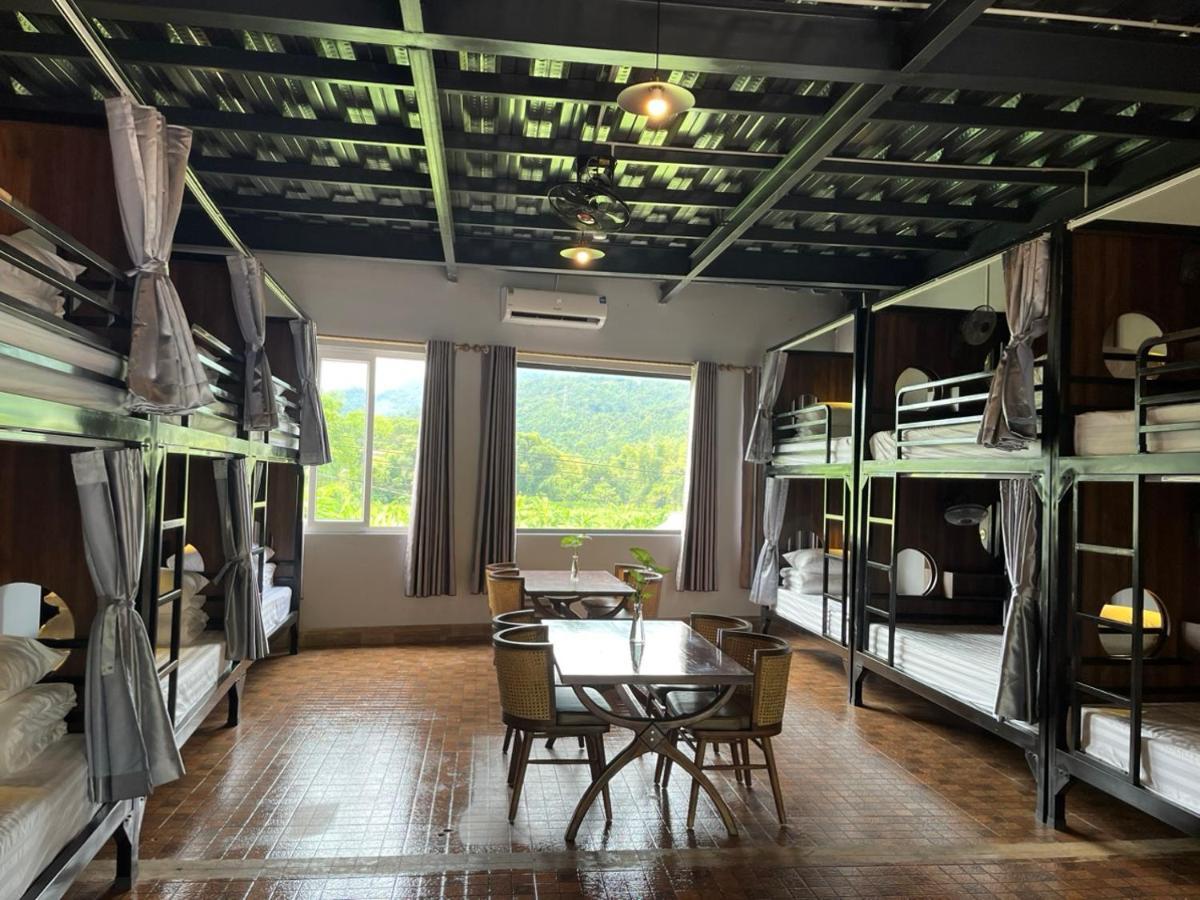 Rocks Ha Giang Hostel & Tour Экстерьер фото