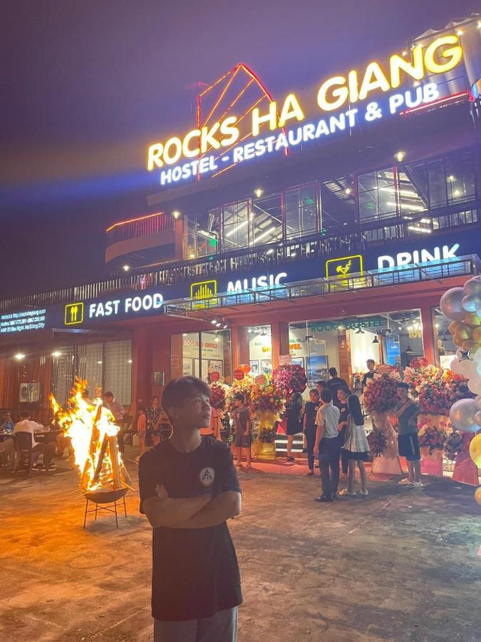 Rocks Ha Giang Hostel & Tour Экстерьер фото