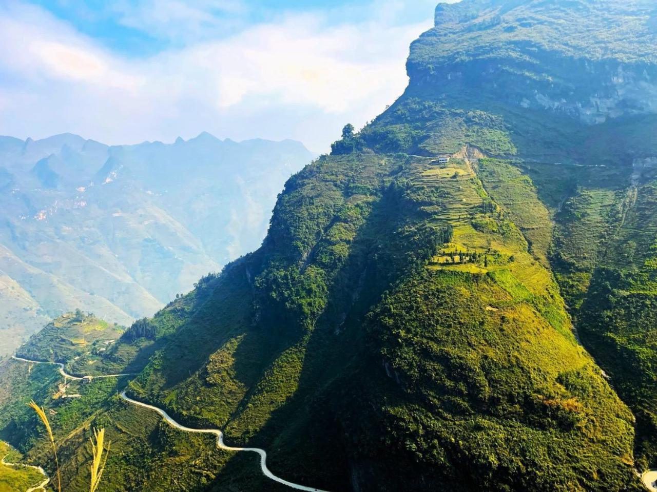 Rocks Ha Giang Hostel & Tour Экстерьер фото