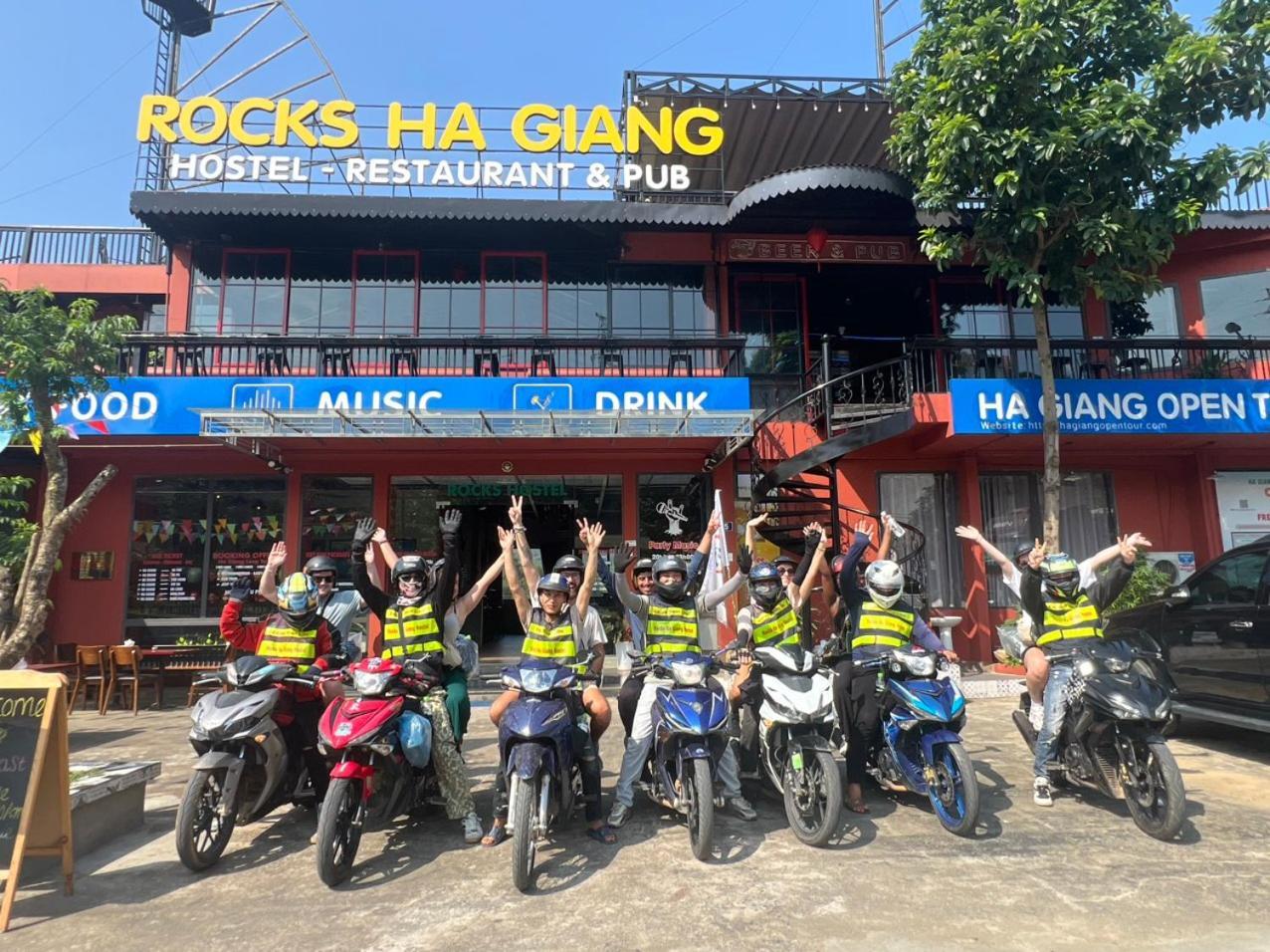 Rocks Ha Giang Hostel & Tour Экстерьер фото